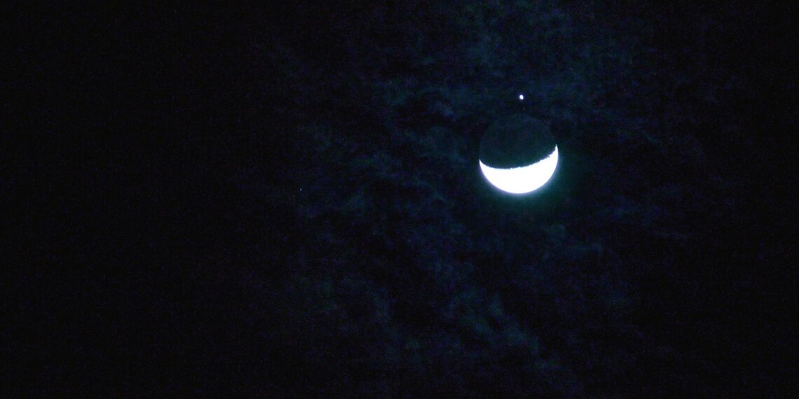 Foto Ilustrasi Hilal/Bulan