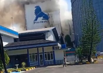 Kebakaran Gedung Pokphand di KIMA Makassar