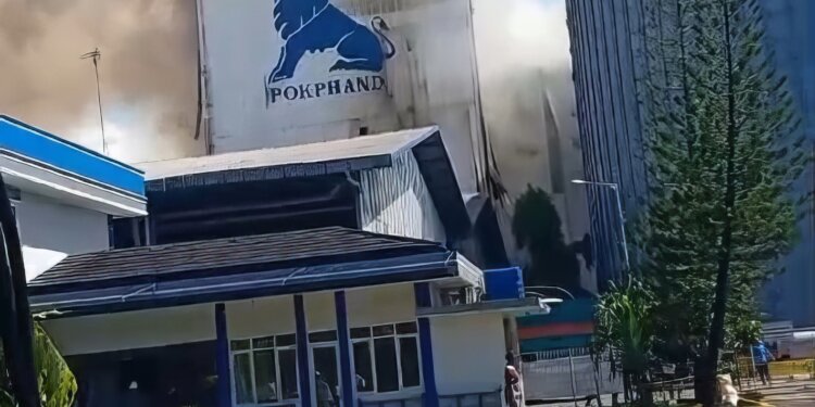 Kebakaran Gedung Pokphand di KIMA Makassar - Featured