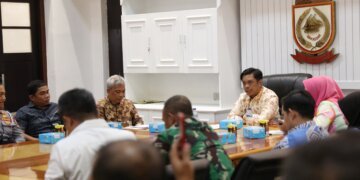 PJ Sekda Pimpin Rakor Penataan PK5 Kawasan Pasar Pamos Cenderawasih - Utama