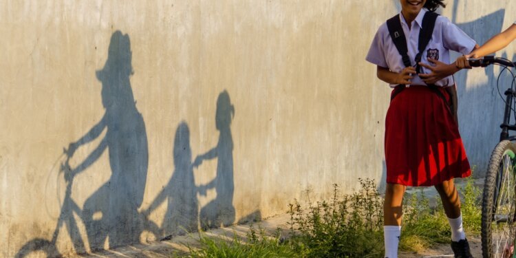 anak SD pulang sekolah