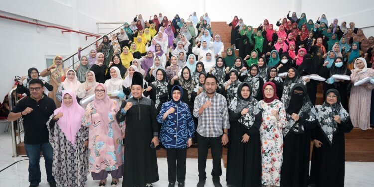 Indira Yusuf Ismail Dukung Program Penguatan Keimanan Umat Kota Makassar Lewat Kajian Islam TP PKK - Utama