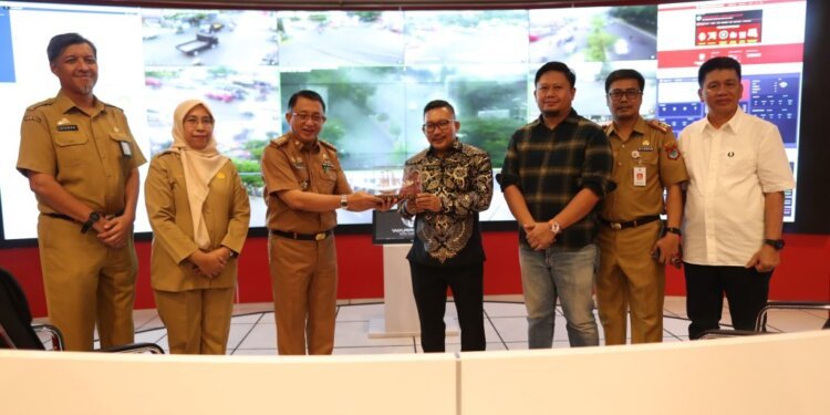 War Room Pemkot Makassar Dikunjungi Bupati Banggai, Pelajari Konsep Smart City - Featured