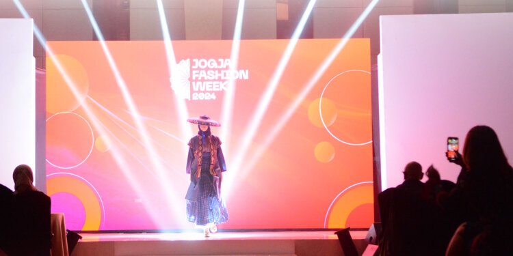Catat, Jogja Fashion Week 2024, 22-25 Agustus 2024 - Featured