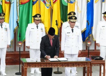 2 Penjabat Gubernur yang dilantik kemarin, dari Sulbar ke Sulsel, dan dari Sulsel ke Sulbar