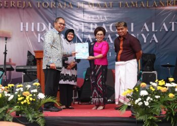 Danny Pomanto Hadiri Perayaan Paskah Gereja Toraja Jemaat Tamalanrea, Simbol Toleransi dan Kerukunan di Kota Makassar