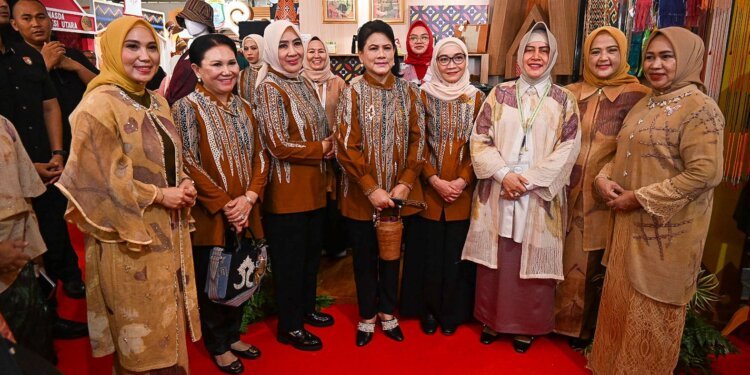 HUT Dekranas ke-44, Indira Yusuf Ismail Sambut Kunjungan Iriana Jokowi di Both Kerajinan Sulsel