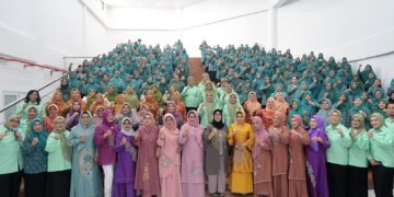 TP PKK Kota Makassar Sharing Kegunaan Aplikasi Dasawisma ke Delegasi TP PKK Kota Gorontalo - Utama