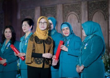 Berkomitmen Dalam Pemberdayaan Keluarga, Indira Yusuf Ismail Dapat Penghargaan Dari BKKBN