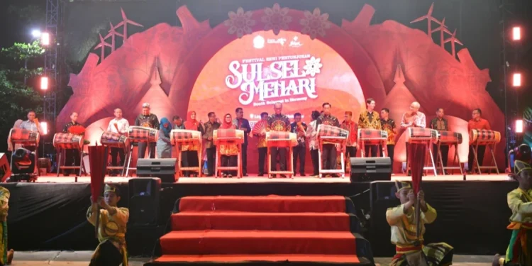 Kreativitas Desainer Lokal di Festival Sulsel Menari 2024: Dekranasda Beri Dukungan Penuh