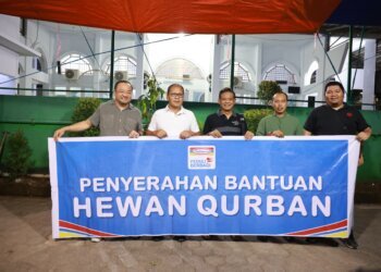 Indomaret Makassar Serahkan Sapi Kurban pada Pemkot Makassar