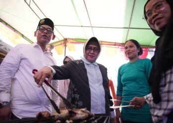 Meriahkan HUT RI, Warga Jalan Barukang Gelar Festival Bakar Ikan