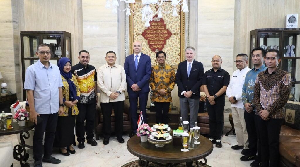 Pj Sekda Firman Pagarra Terima Kunjungan Dubes dan Dirjen Politik Kemenlu Kroasia Petar Mihatov, Bahas Peluang Kerja Sama