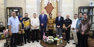 Pj Sekda Firman Pagarra Terima Kunjungan Dubes dan Dirjen Politik Kemenlu Kroasia Petar Mihatov, Bahas Peluang Kerja Sama - Utama