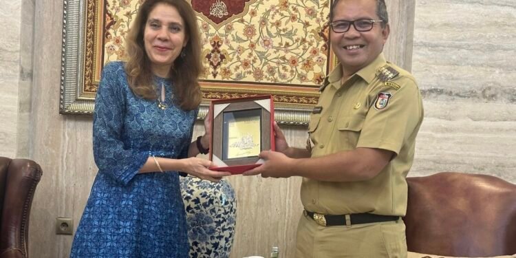 Pemkot Makassar dan PBB Jajaki Kerja Sama Sampah Elektronik dan Pendidikan - Featured