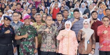 Danny Pomanto Lepas Pendistribusian Bantuan Pangan Beras Pemerintah Tahap II di Makassar - Utama Danny Pomanto Lepas Pendistribusian Bantuan Pangan Beras Pemerintah Tahap II di Makassar - Utama