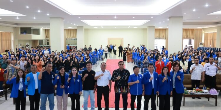 Danny Pomanto Sharing Smart City, F8, Kota Makan Enak di Seminar Nasional Mahasiswa UKI Paulus - Featured