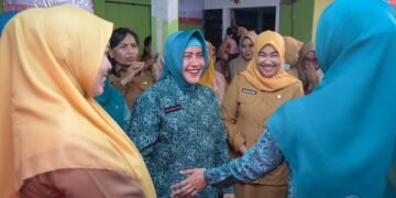 Indira Yusuf Ismail Dampingi Pj Ketua TP PKK Provinsi Sulsel Tinjau Posyandu untuk Intervensi Stunting