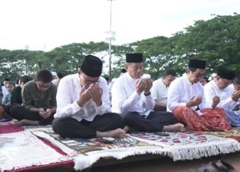 Danny Pomanto Salat Id Bersama Warga Makassar di Karebosi: Semangat Berkurban Makin Baik
