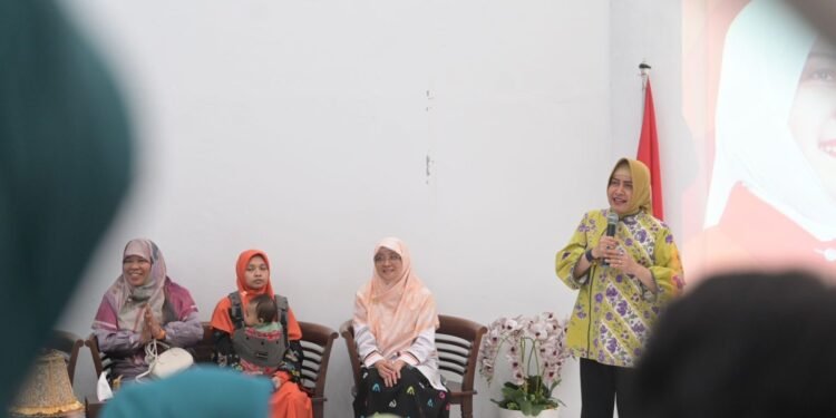 Indira Yusuf Ismail Pacu Sekretaris dan Bendahara TP PKK Se- Kota Makassar Tingkatkan Kapasitas Diri - Featured