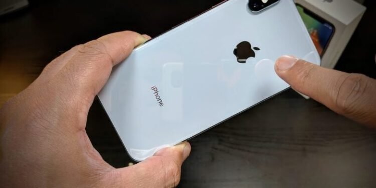 iPhone Lawas Tak Lagi Dapat Update iOS 17 dan Bahaya Ngecas Semalaman - Featured