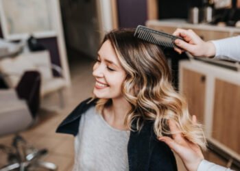 7 Manfaat Mewarnai Rambut untuk Penampilan dan Moodmu