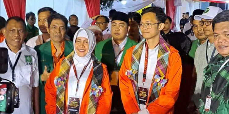 Relawan Pro IN Gelar Konvoi Besar Dukung Pasangan Indira-Ilham di Pilwakot Makassar - Utama