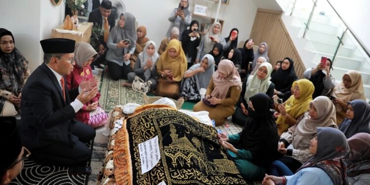 Wali Kota Makassar Kenang Dedikasi Almarhum Dewa Widya Dharma, ASN Loyal dan Bertanggung Jawab - Utama