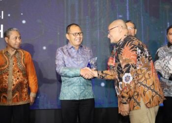 Festival F8 Makassar Bawa Wali Kota Danny Pomanto Raih Penghargaan Nasional