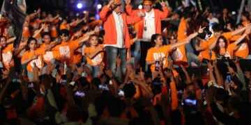 Danny-Azhar Ajak Milenial dan Gen Z Terlibat Aktif di Pilgub Sulsel 2024 - Utama