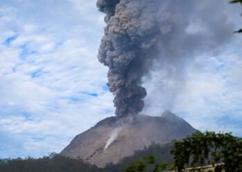 Gunung Gunung Lewotobi Laki Laki 1
