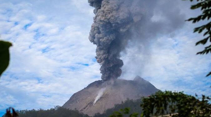 Gunung Gunung Lewotobi Laki Laki 1