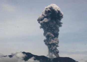 Gunung Marapi Sumatera Barat Kembali Erupsi 6 11 2024