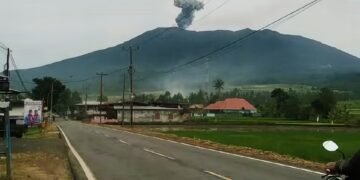 Wartakita Erupsi Gunung Marapi Enhance 2x Exposure Color