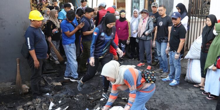 Sabtu Bersih di Makassar: Aksi Nyata Pemkot dan Warga Pascakebakaran di Bontoala 5fc21d8c 10ab 4170 A226 B0c8efbf443b Scaled.jpeg
