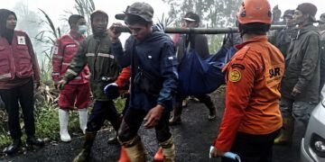Wartakita Evakuasi Korban Tanah Longsor Di Pekalongan Large