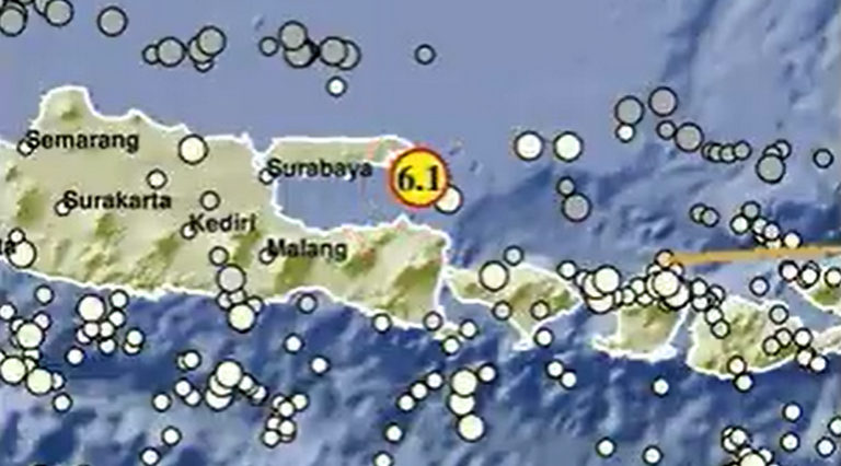 Gempa Bumi Magnitudo 6,5 Guncang Jawa Timur: Warga Panik, BMKG Pantau Aktivitas Sesar Bawah Laut - image 1