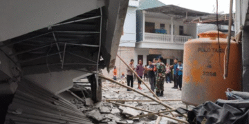 Fakta Lengkap Tragedi Ponpes Sidoarjo: Kronologi, Korban, dan Kesaksian Pilu dari Balik Reruntuhan - Utama