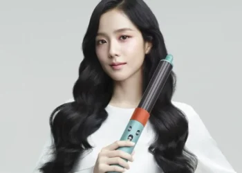 Jisoo BLACKPINK dan Dyson: Rahasia Rambut Sehat Berkilau