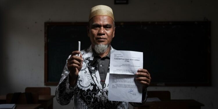 Palu Keadilan yang Mengorbankan Pahlawan: Tragedi Abdul Muis dan Gagalnya Hati Nurani dalam Sistem Hukum Kita