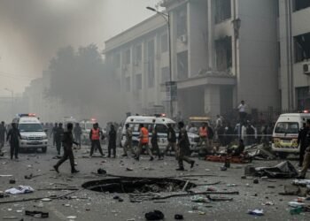 Ledakan Bunuh Diri Guncang Pengadilan Islamabad: Analisis Ancaman Terorisme dan Kerentanan Sistem Peradilan Pakistan