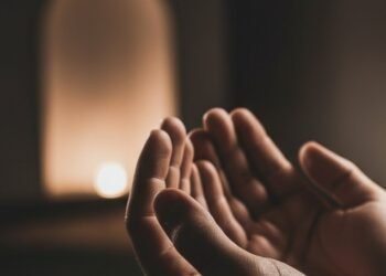 Ketika Hati Berbisik Maaf: Perjalanan Sholat Taubat Menuju Diri yang Baru