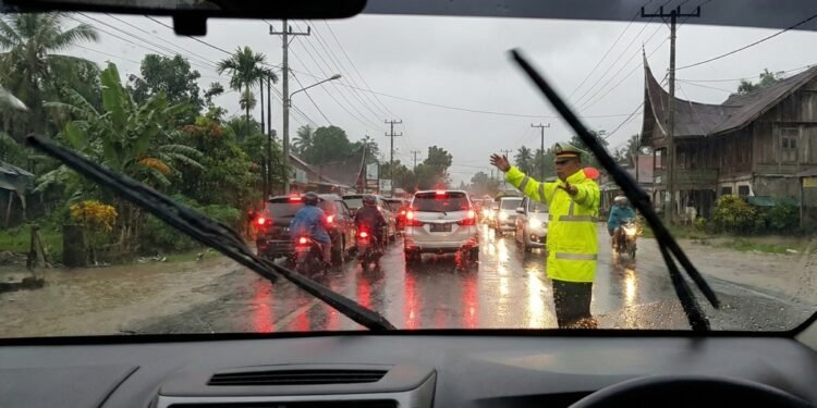 update-banjir-bandang-padang-2_wartakita.id