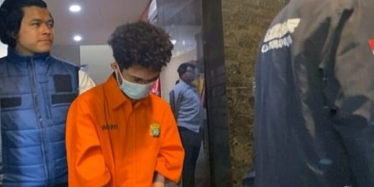 bjorka palsu tertangkap.jpg