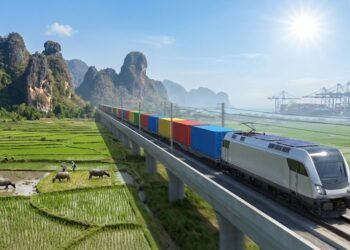 Kaleidoskop 2025: Kereta Api Makassar-Parepare Terhubung MNP: Revolusi Logistik atau Masih Sepi Penumpang? - Utama