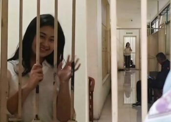 Kasus &ldquo;Story&rdquo; Bakar Mabes Polri: Laras Faizati Dituntut 1 Tahun Penjara - Utama