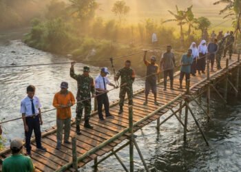 Merawat Indonesia: Bukan dengan Menangkap Pengibar Bendera, Tapi Nyalakan Dapur Rakyat