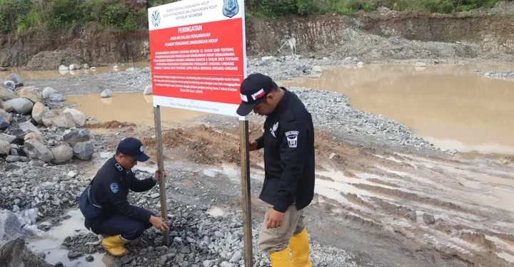 Respons Banjir Sumbar: KLH Segel 5 Tambang di Hulu Batang Kuranji, Izin Lingkungan Dipertanyakan - Utama