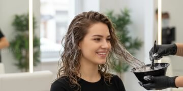 Ini Rahasia Smoothing, Rebonding, & Keratin Biar Rambut Lurus Natural & Nggak Rusak - Utama