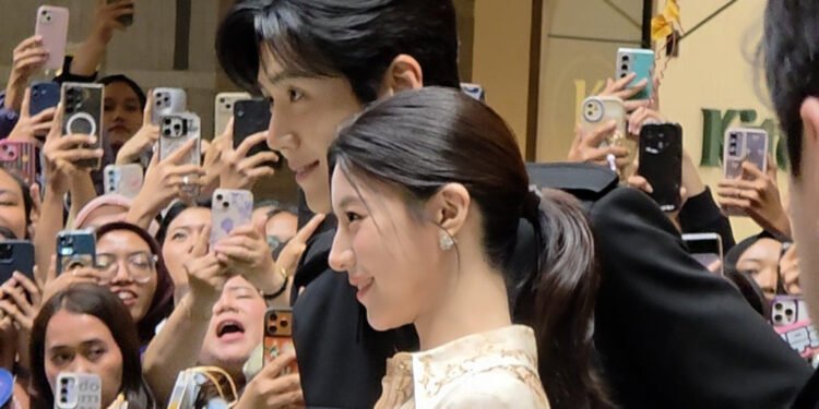 Netflix Fan Event: Kim Seon-ho & Go Youn-jung Sapa Ribuan Penggemar di Jakarta, ‘Can This Love Be Translated?’ Diputar Perdana